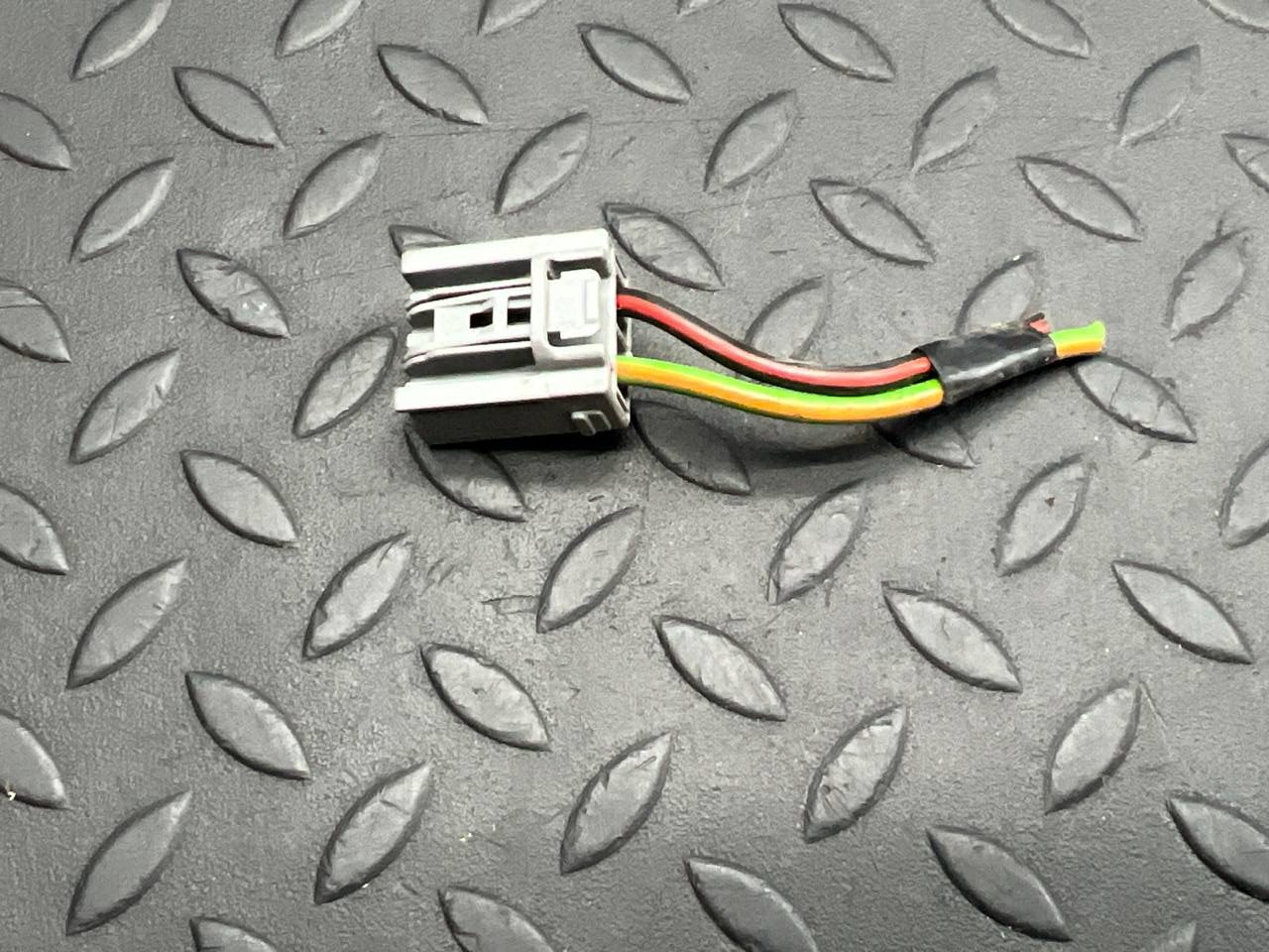 Разъем резистора отопителя Ford Focus/2 2004-2011