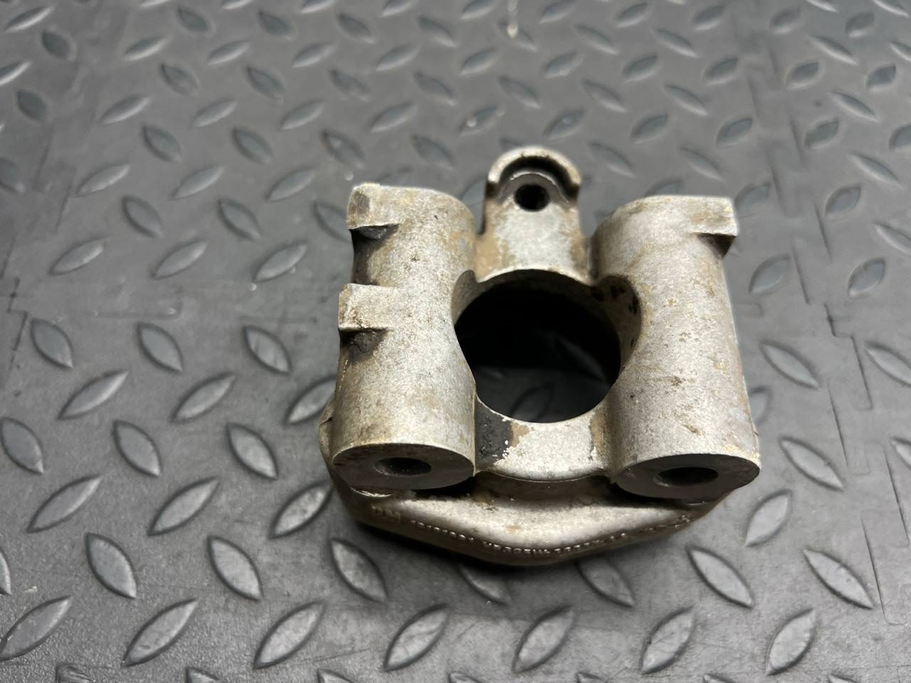 Кронштейн полуоси Opel Astra/H 2004-2014