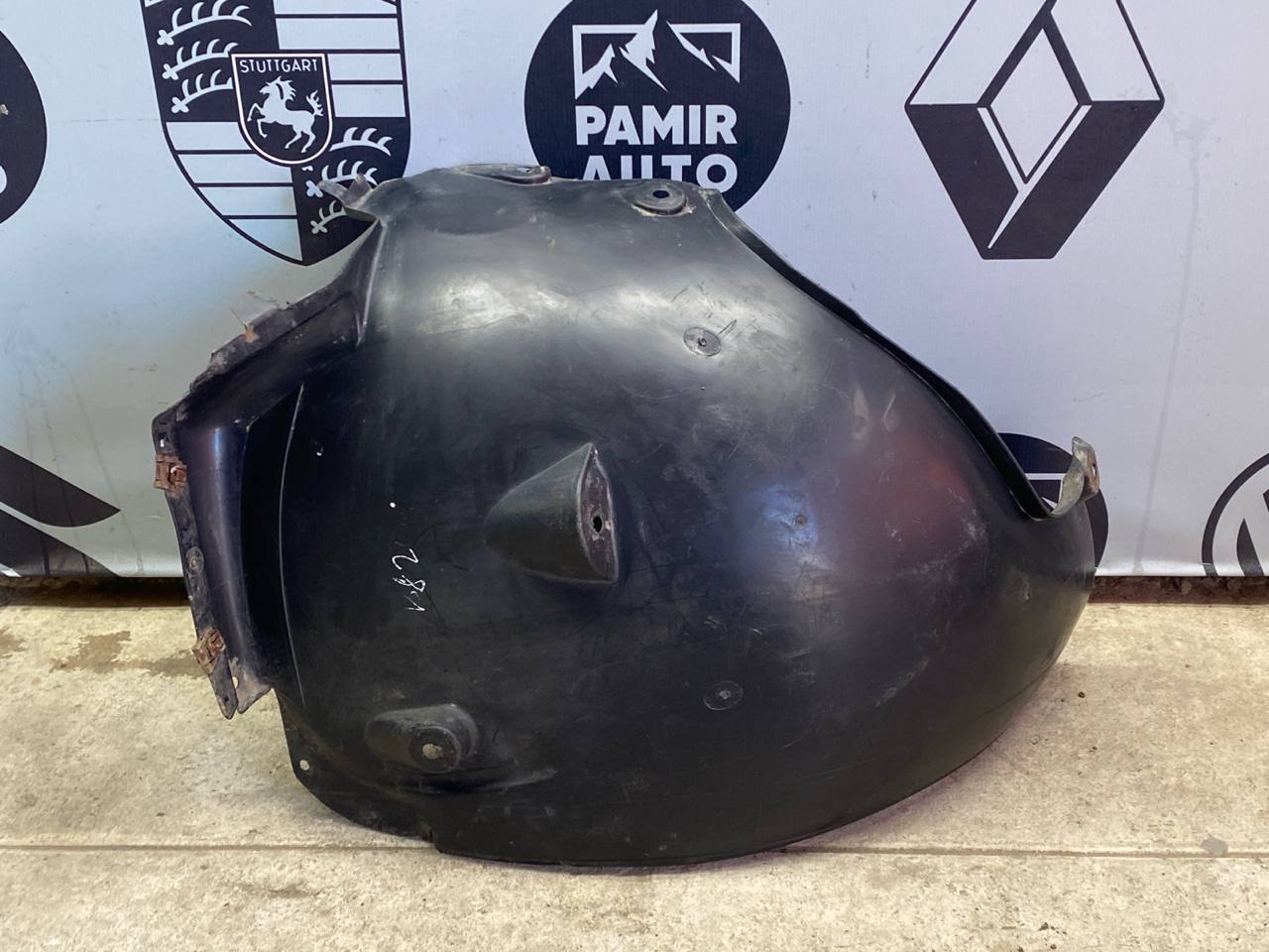 Локер (Подкрылок) передний правый Mercedes E/W211 2002-2009