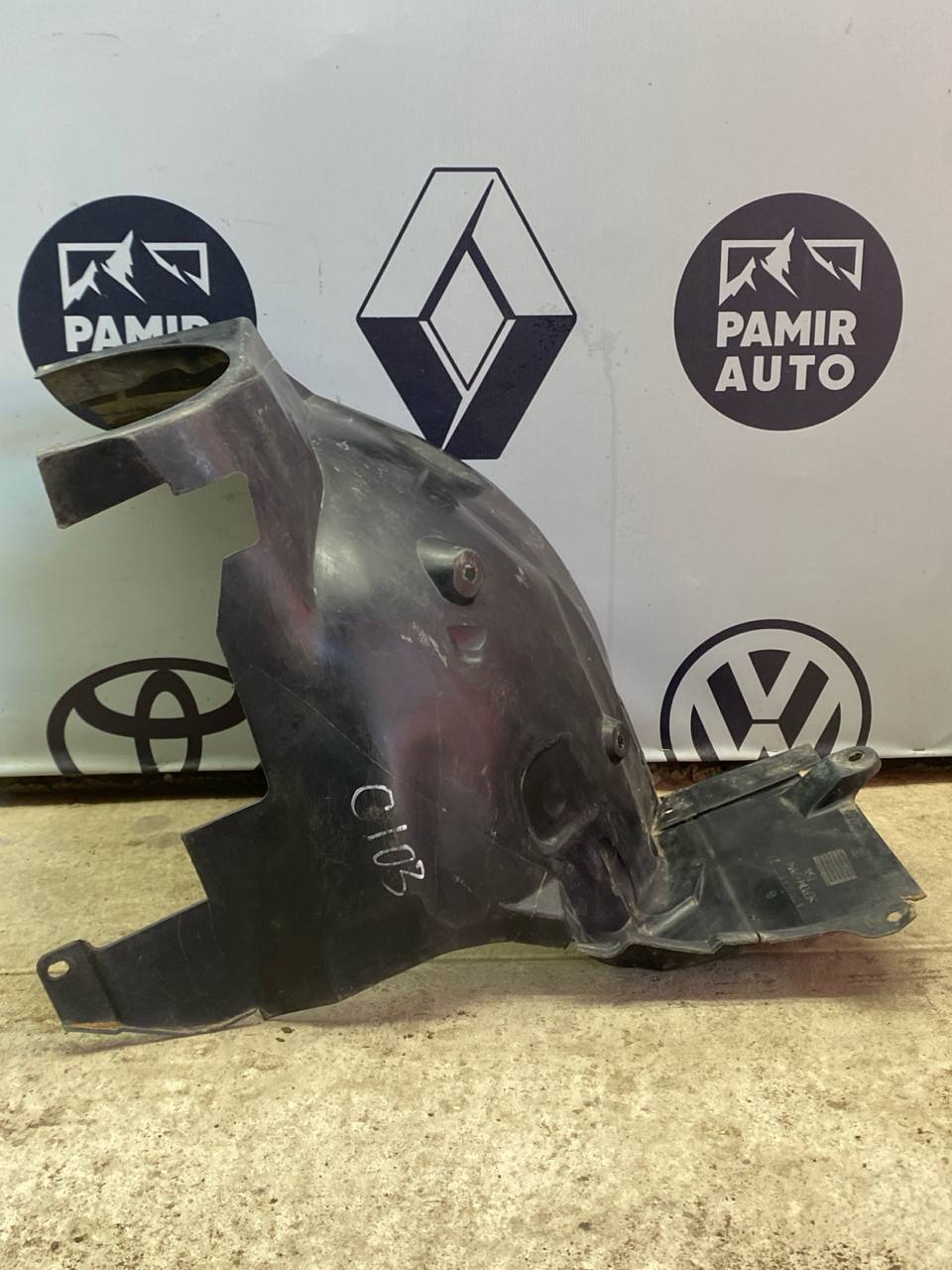 Локер (Подкрылок) передний правый Mercedes C/W203 2000-2008