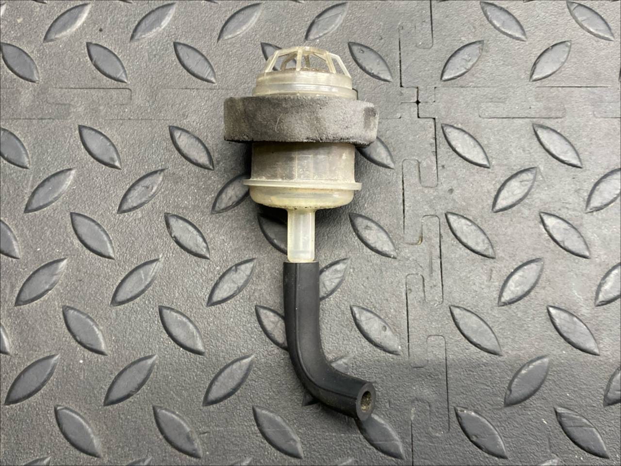 Фильтр вакуумный Mercedes Sprinter/W901-W909 1995-н.в.