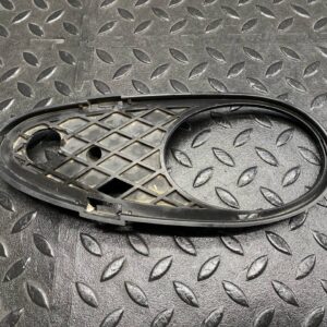 Решетка в бампер правая Mercedes C/W203 2000-2008