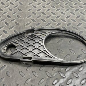 Решетка в бампер левая Mercedes C/W203 2000-2008