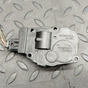 Моторчик заслонки отопителя Mercedes C/W204 2006-2015
