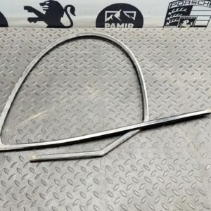 Уплотнитель двери передний правый Mercedes Vito/W638 1996-2003