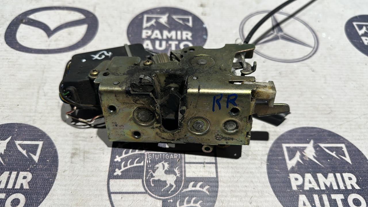 Замок двери передний правый Mercedes Vito/W638 1996-2003