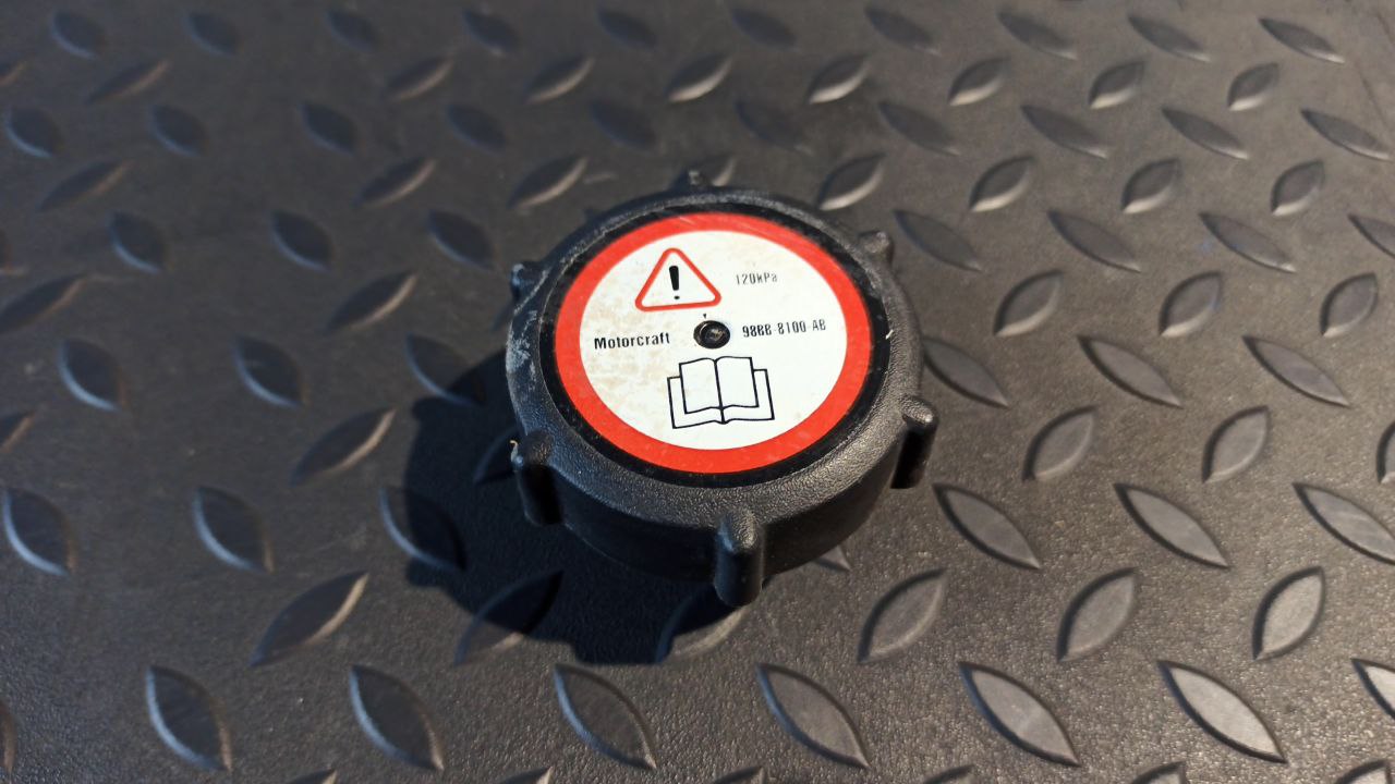 Крышка расширительного бачка Ford Transit 2000-2006