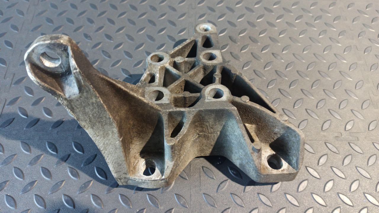 Кронштейн КПП Ford Transit 2000-2006