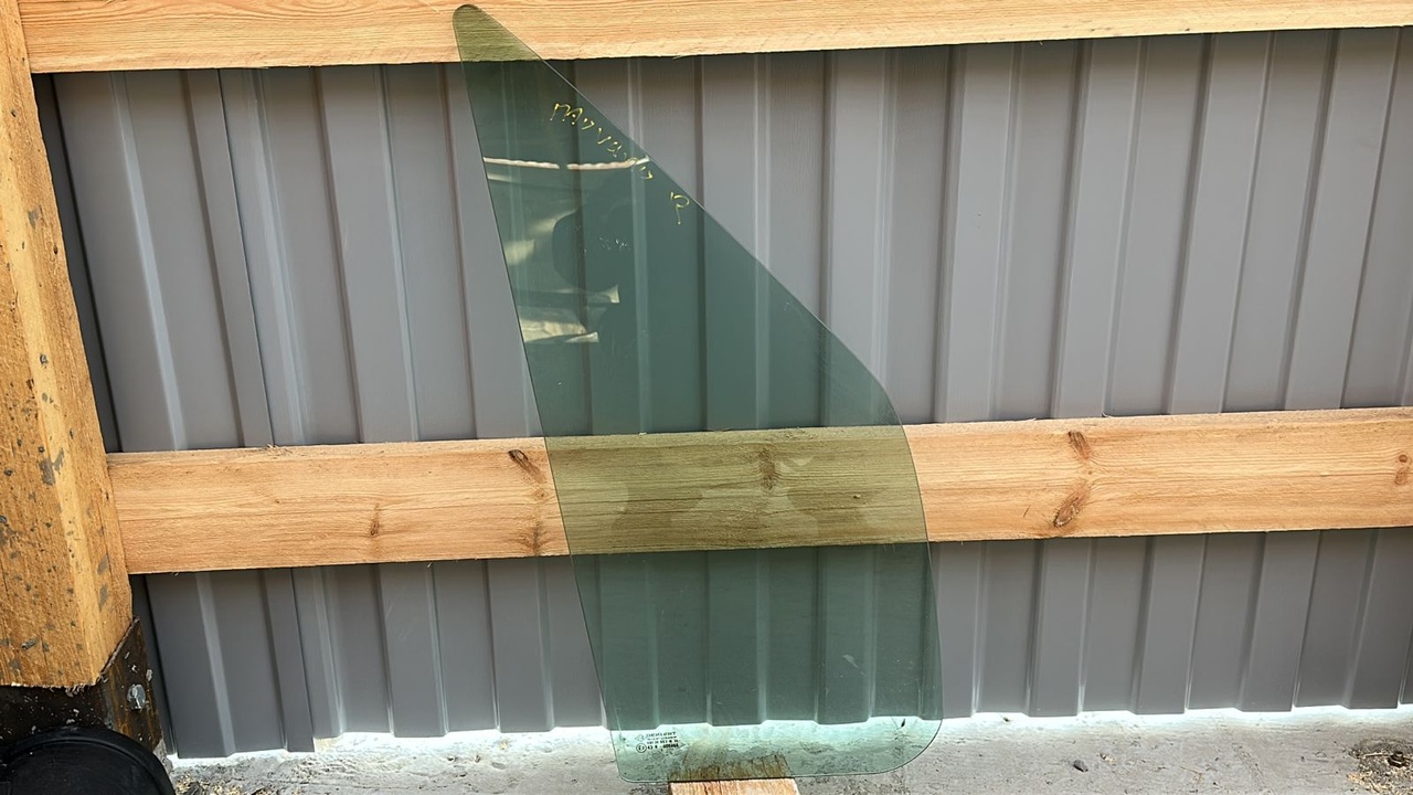 Форточка двери передняя правая Opel Movano/A 2003-2010