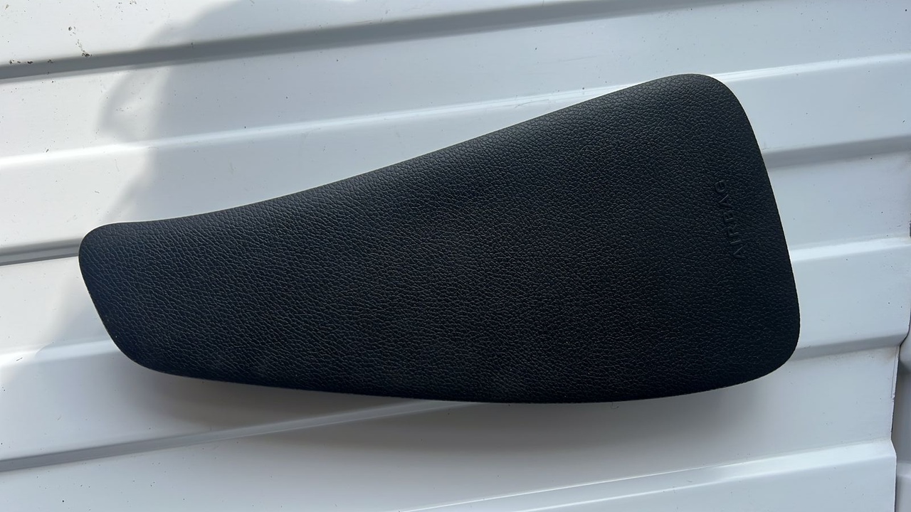 Подушка безопасности в сиденье левая Mercedes C/W204 2006-2015