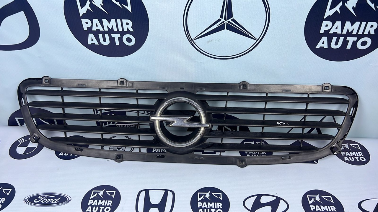 Решетка радиатора Opel Movano/A 2003-2010