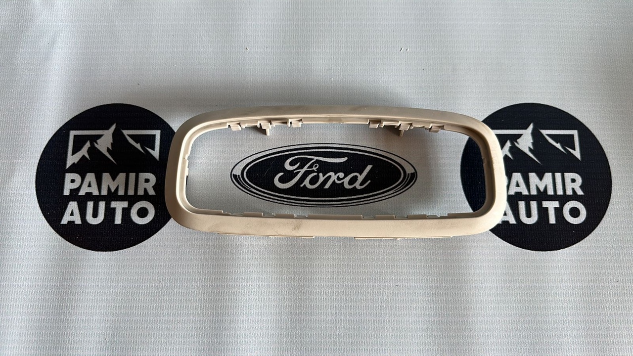 Накладка плафона Ford C-Max 2003-2010