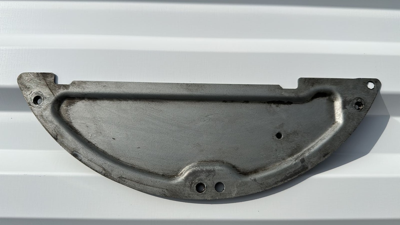 Пластина КПП BMW 1/E87 2004-2011