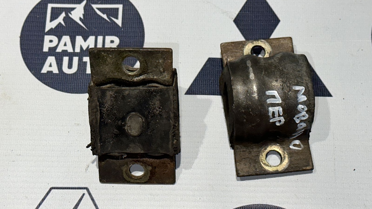 Кронштейн крепления стабилизатора передний Opel Movano/A 2003-2010