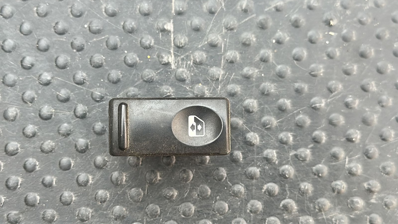 Кнопка стеклоподъемника передняя Opel Movano/A 2003-2010