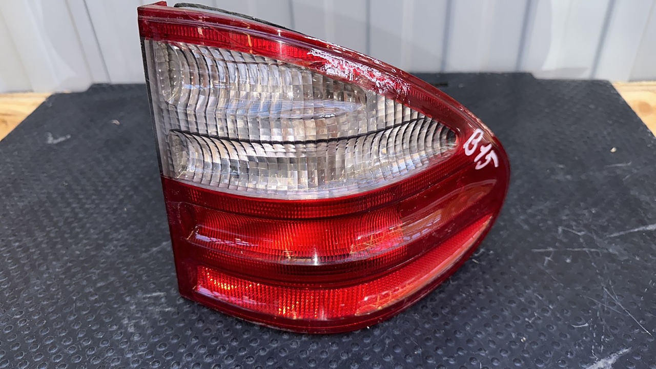 Фонарь задний наружный правый Mercedes  E/W210 1995-2003