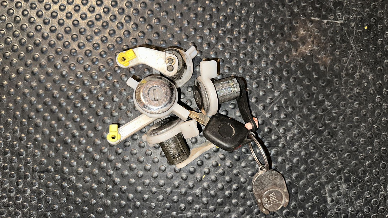 Личинка замка двери Opel Movano/A 2003-2010