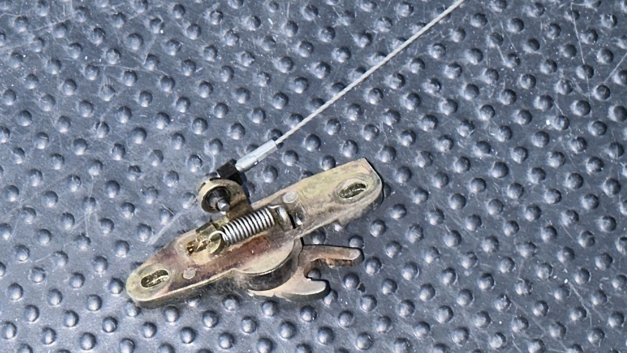 Замок двери сдвижной правый Opel Movano/A 2003-2010