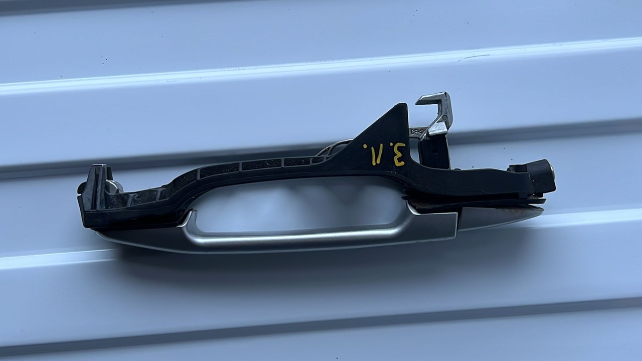 Ручка двери задняя левая Mercedes E/W210 1995-2003