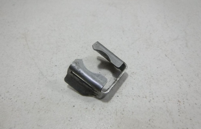 Скоба топливной форсунки BMW 1/E87 2004-2011