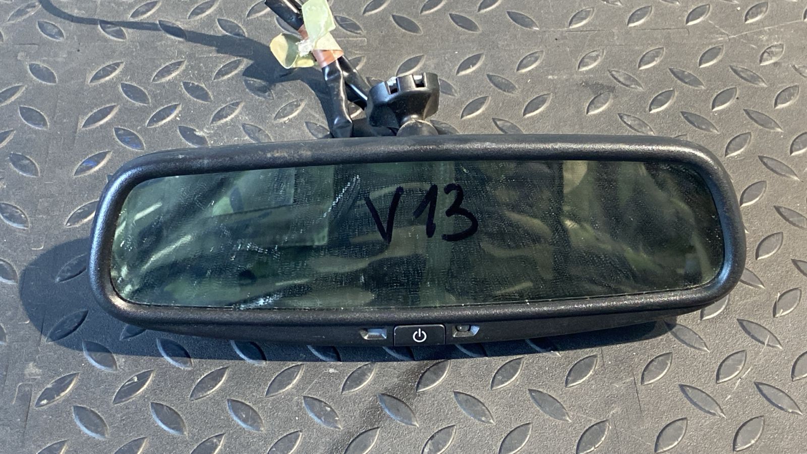 Зеркало заднего вида Toyota Avensis/2 2003-2009