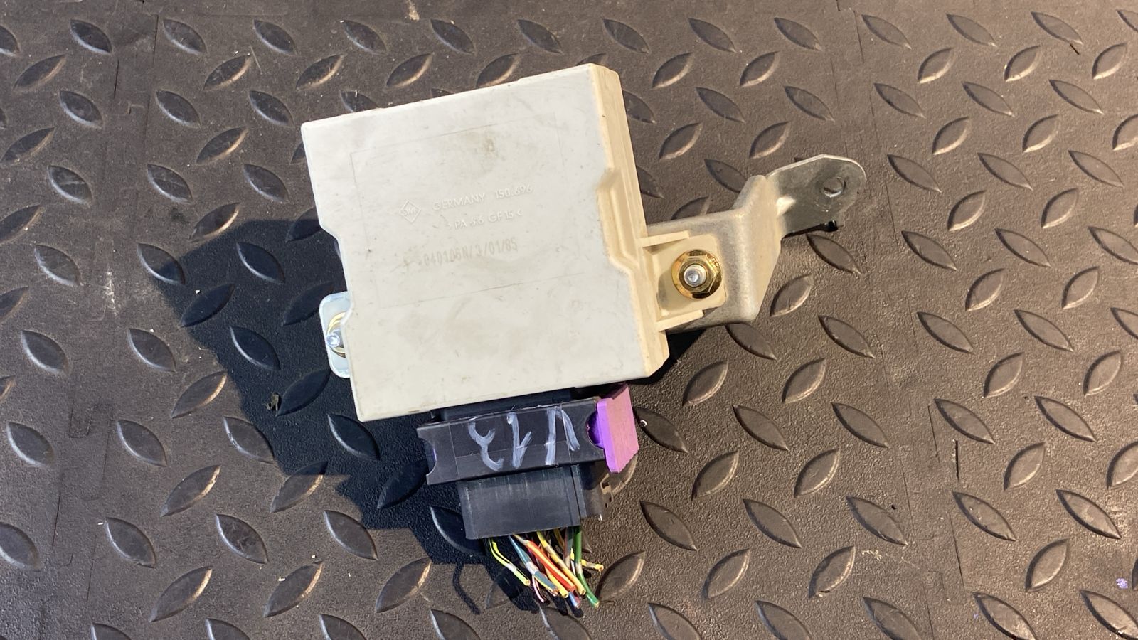 Реле стеклоочистителя Toyota Avensis/2 2003-2009