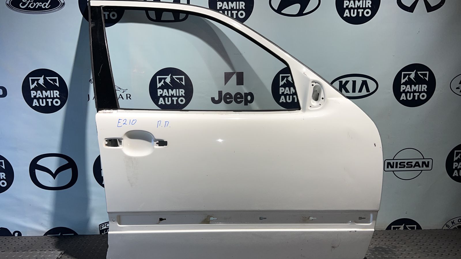 Дверь передняя правая Mercedes E/W210 1995-2003