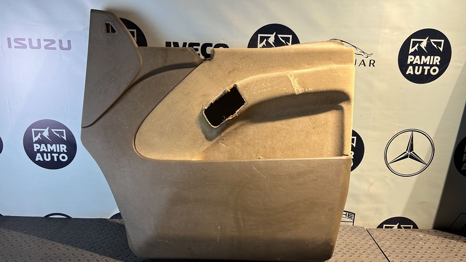 Обшивка двери передняя правая Mercedes Vito/W638 1996-2003