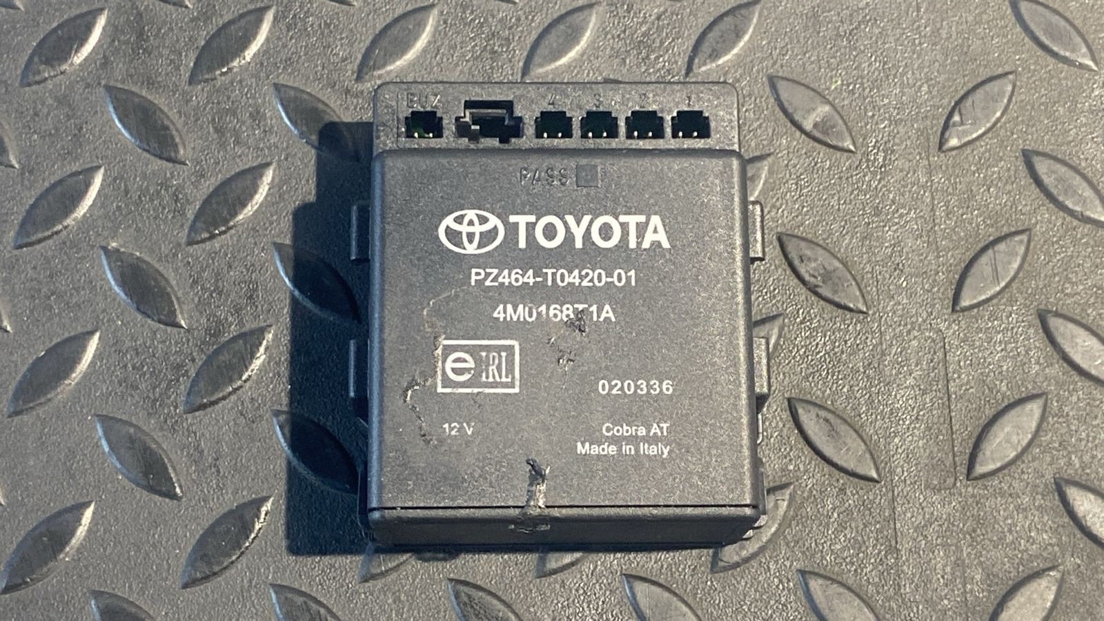 Блок управления парктроником Toyota Avensis/2 2003-2009