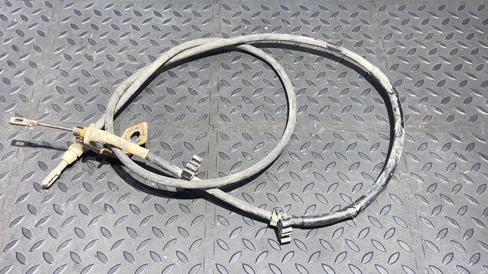 Трос стояночного тормоза Mercedes M/W163 1997-2005