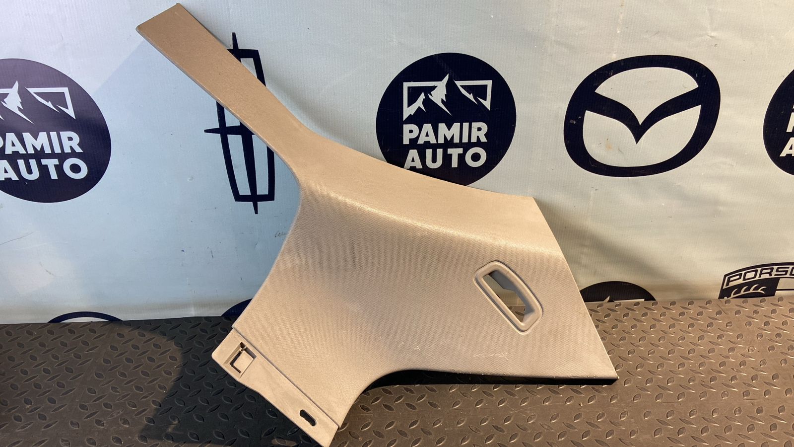 Обшивка стойки задняя левая Opel Zafira/B 2005-2014