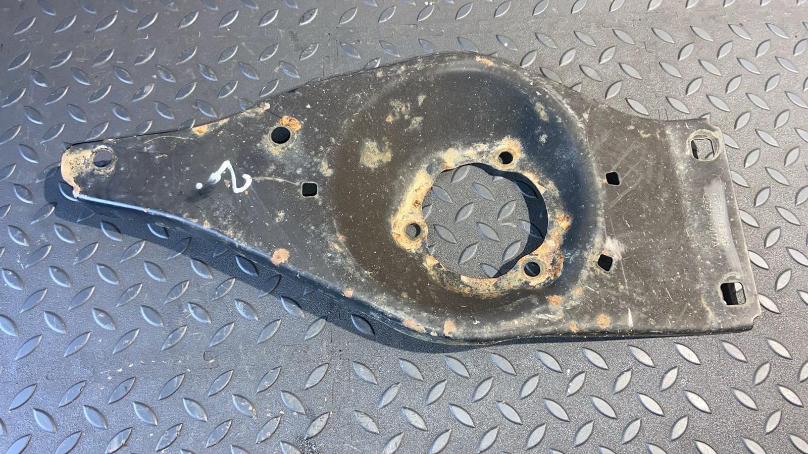 Опора амортизатора передняя левая Ford Mondeo/3 2000-2007