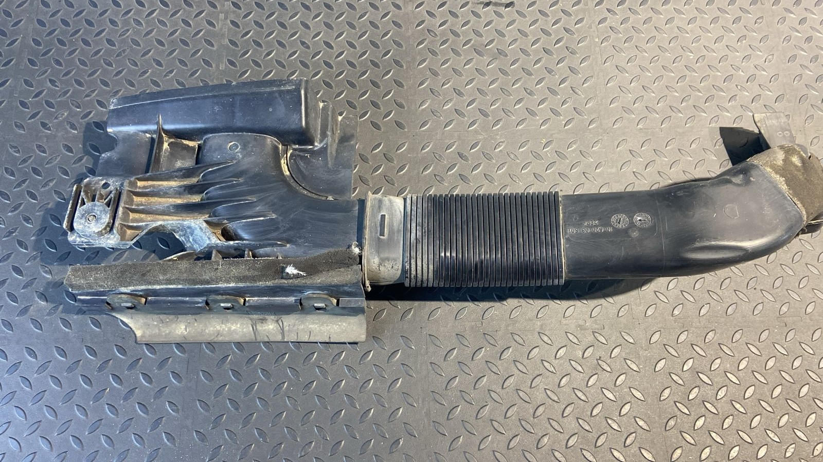 Патрубок воздушного фильтра Ford C-Max 2003-2010