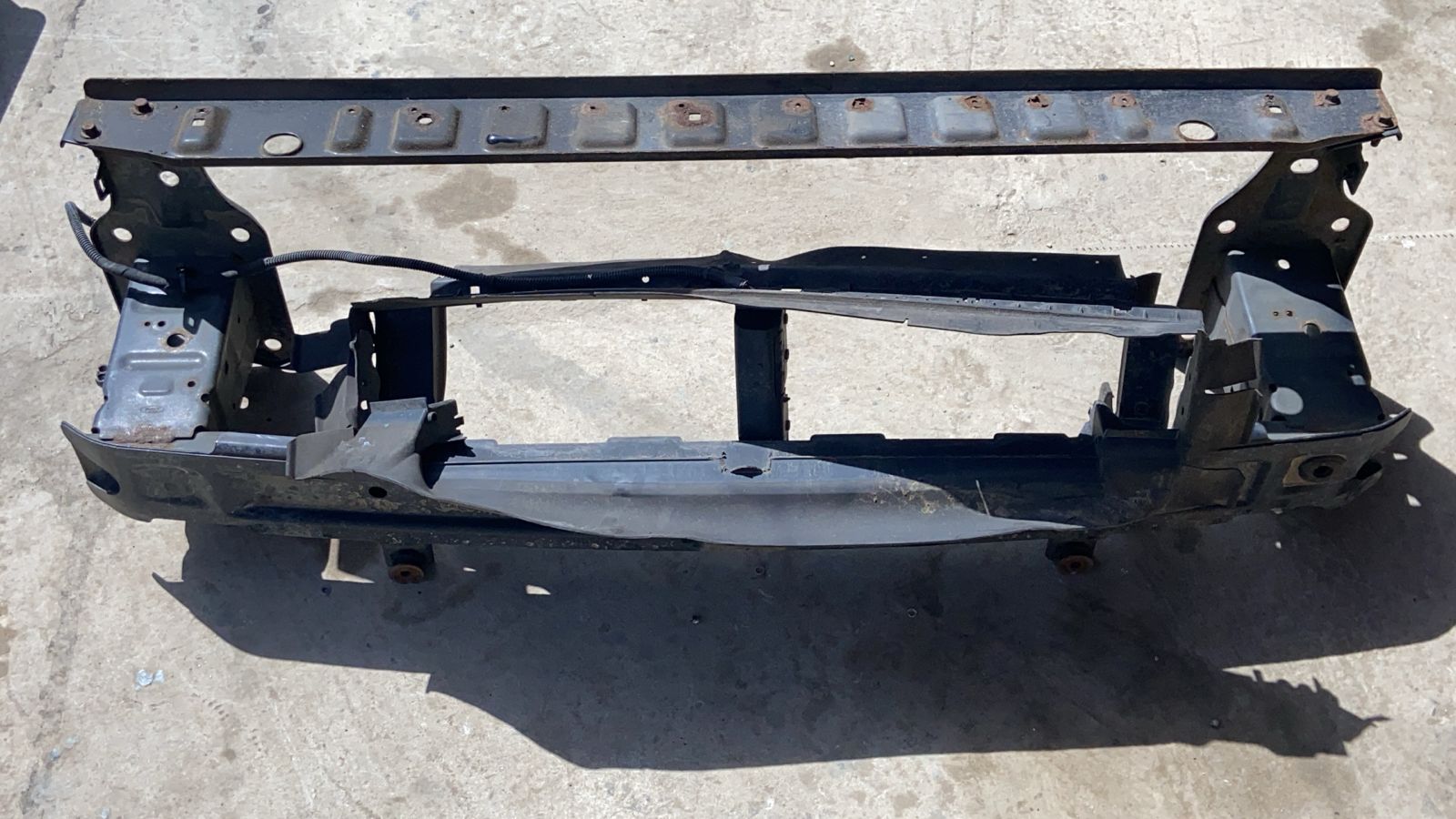 Усилитель бампера передний Ford C-Max 2003-2010