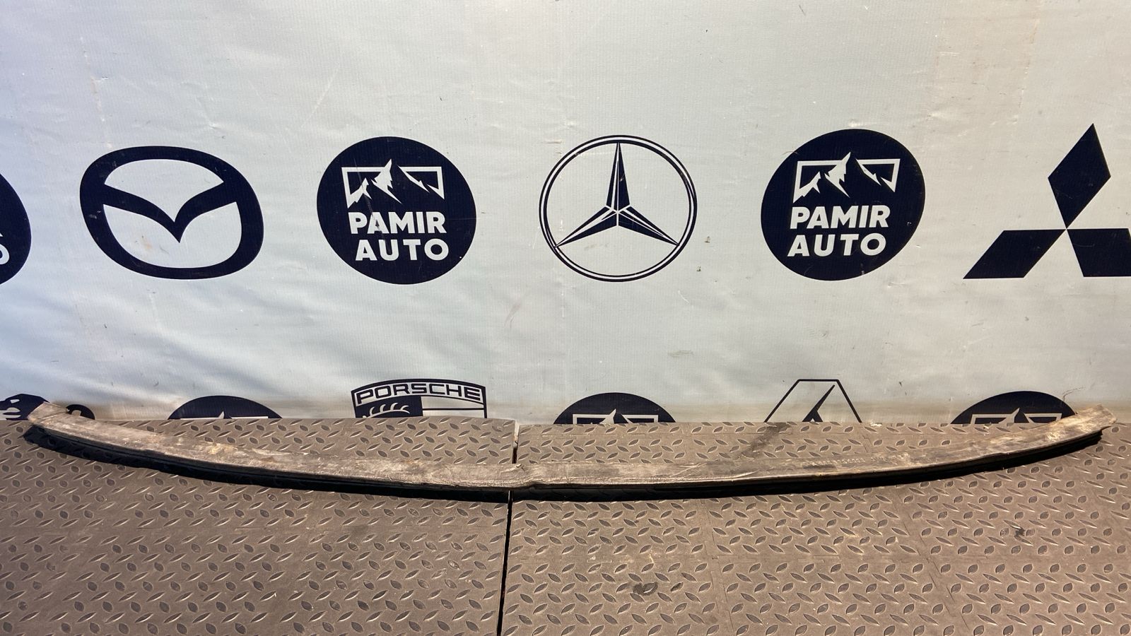 Уплотнитель капота Mercedes Vito/W639 2003-2014