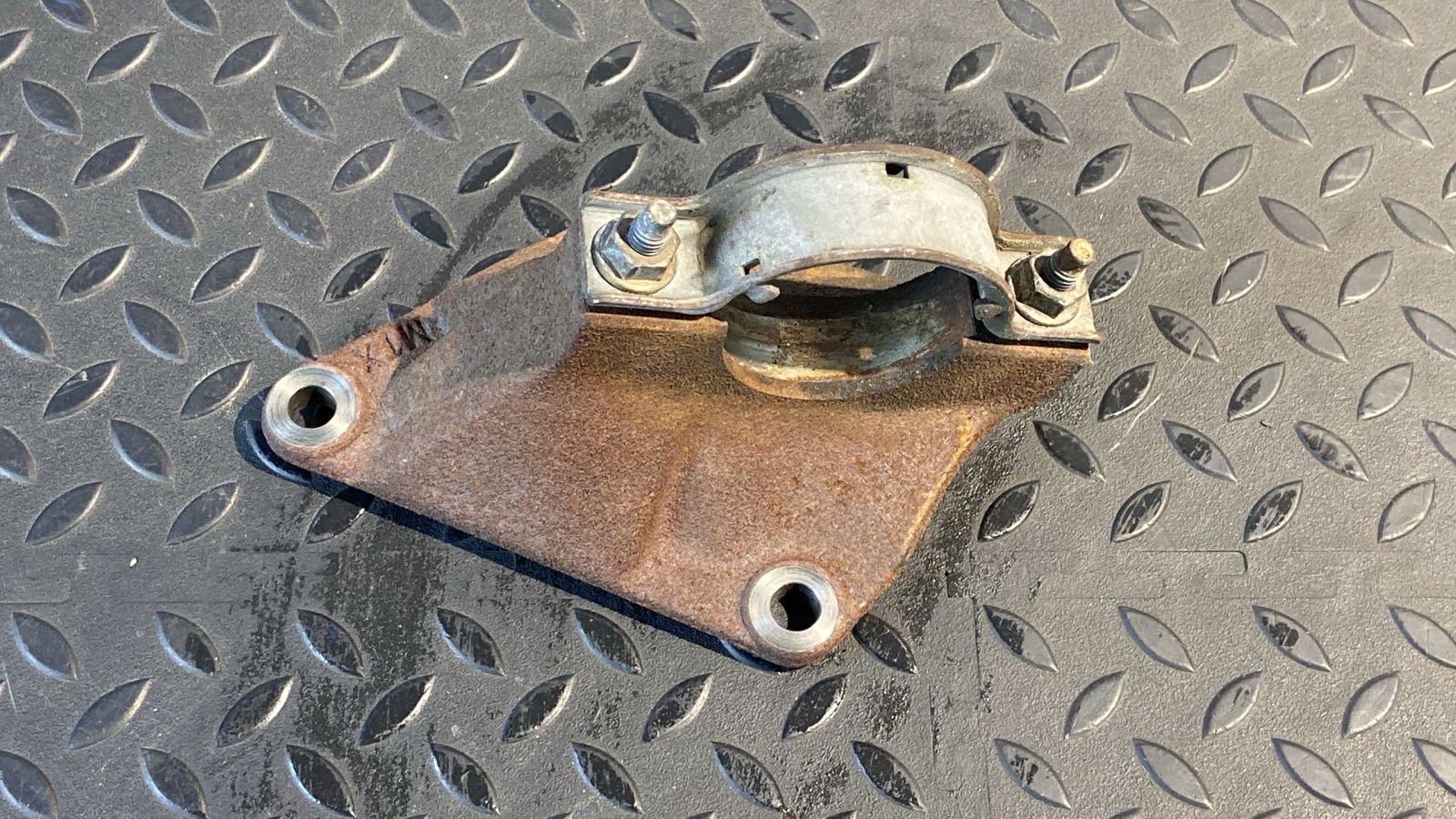 Кронштейн полуоси Ford Mondeo/3 2000-2007