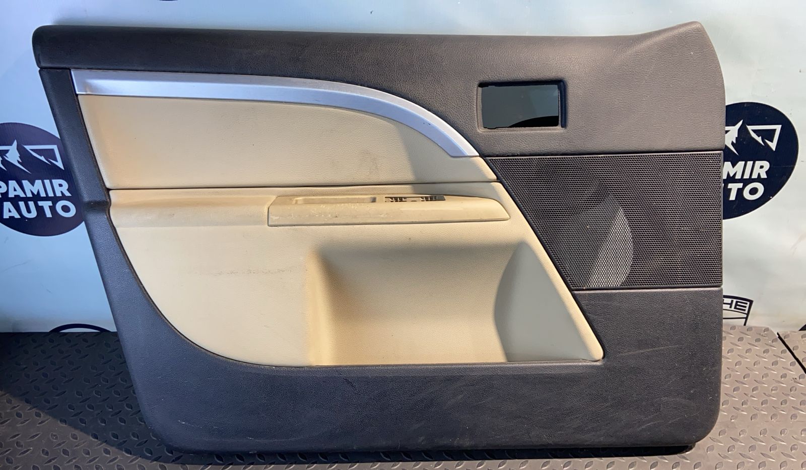 Обшивка двери передняя левая Ford Mondeo/3 2000-2007