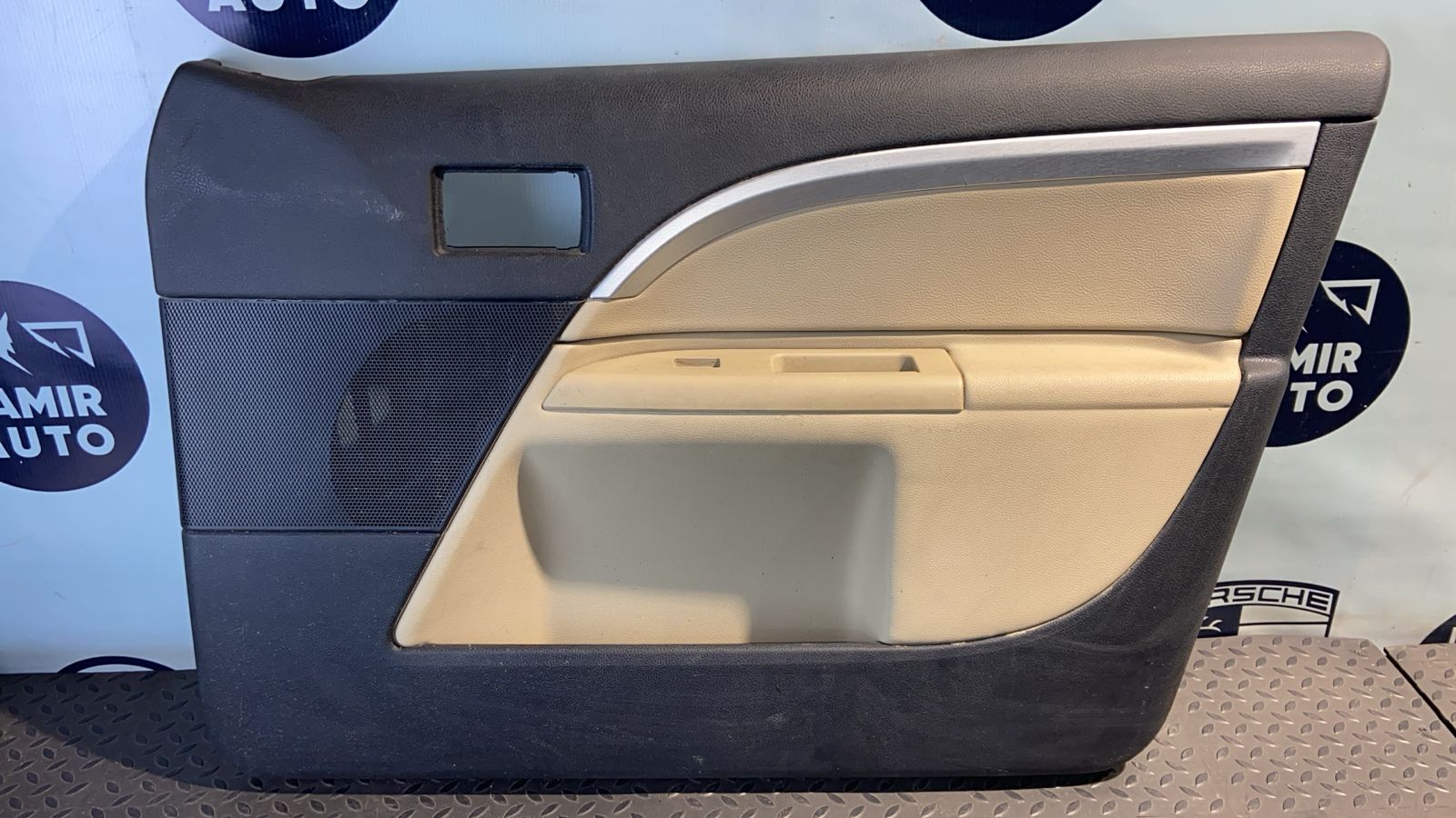 Обшивка двери передняя правая Ford Mondeo/3 2000-2007