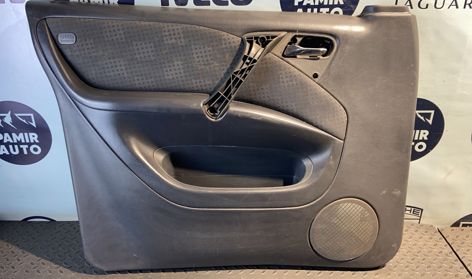 Обшивка двери передняя левая Mercedes M/W163 1997-2005