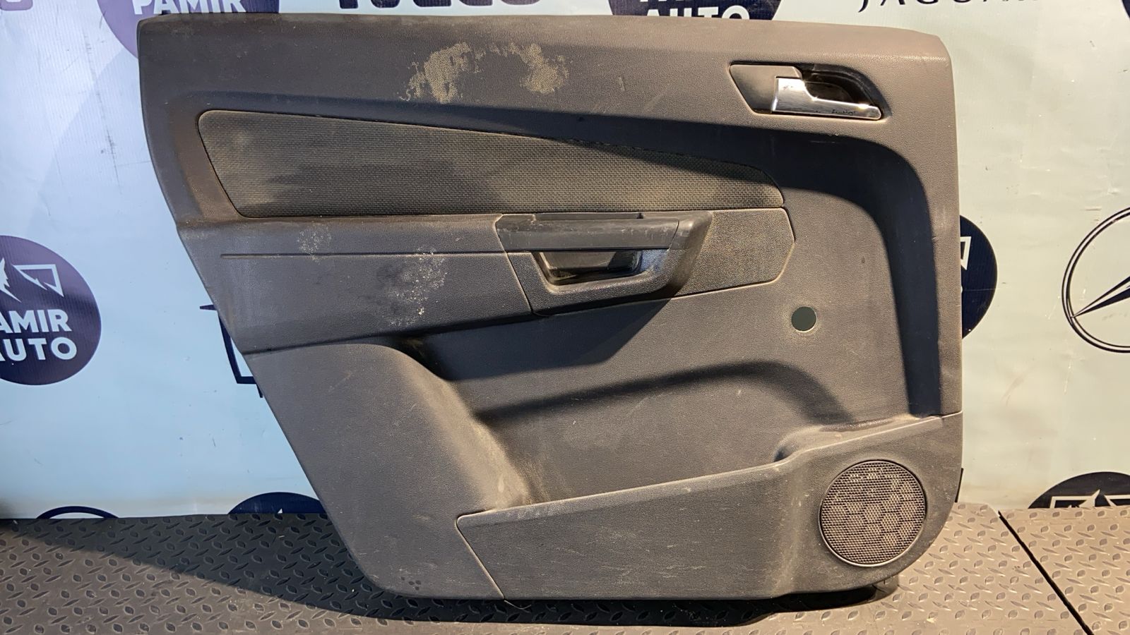 Обшивка двери задняя левая Opel Zafira/B 2005-2014