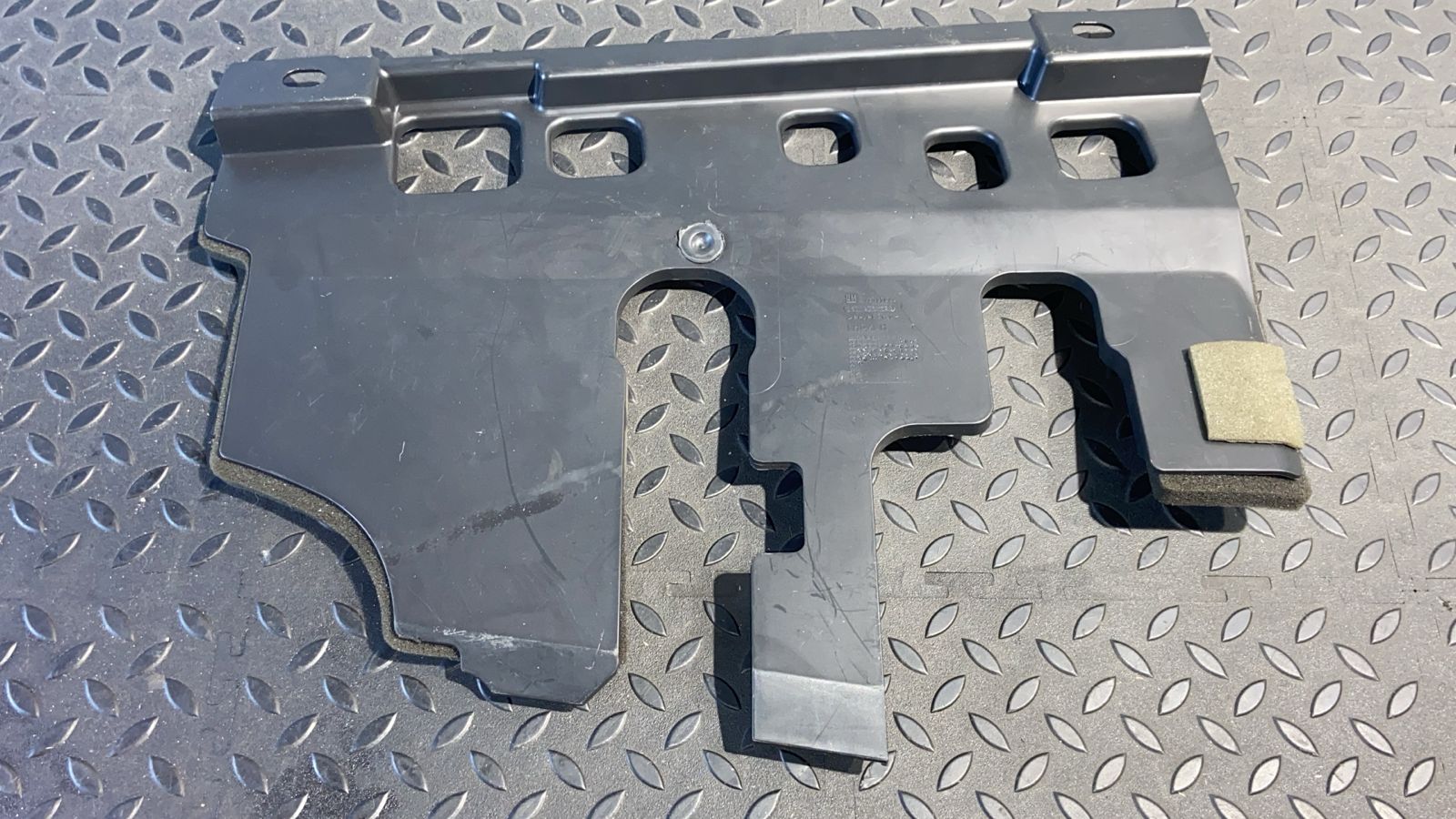 Накладка на торпедо левая Opel Astra/H 2004-2014