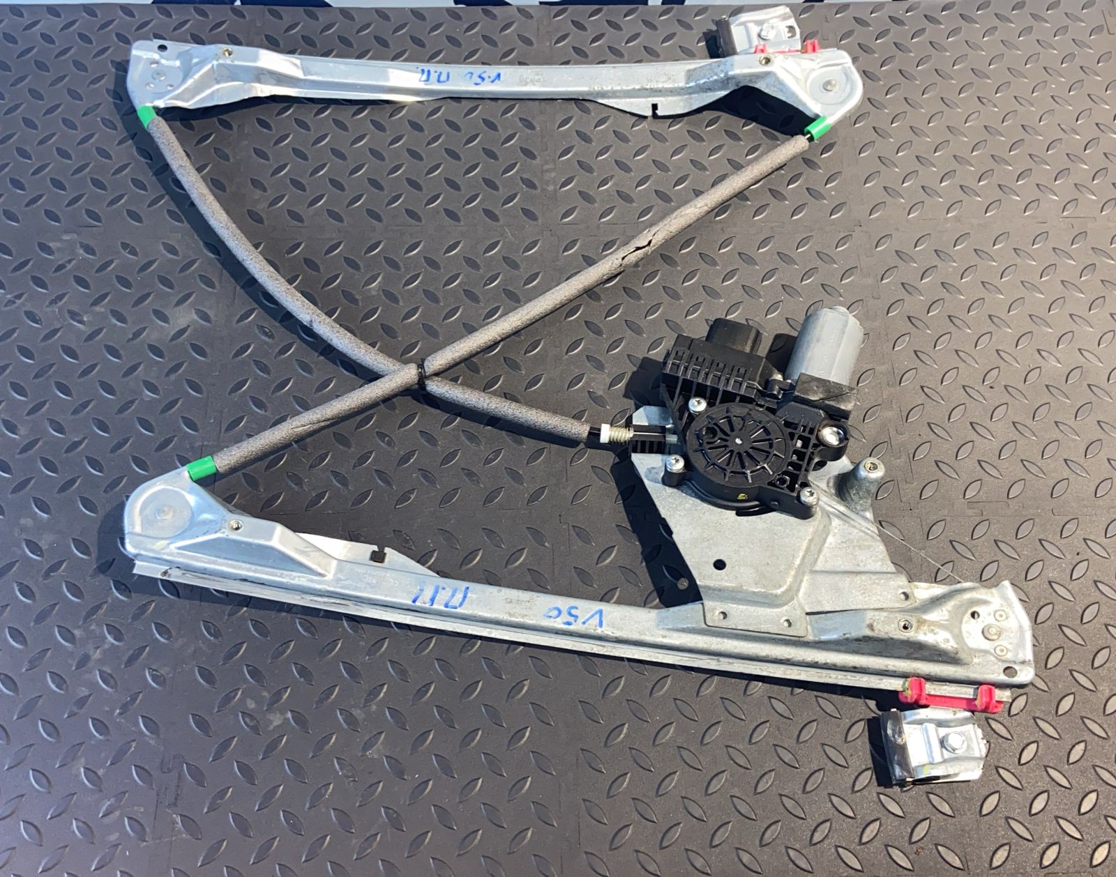 Стеклоподъемник передний правый Ford Focus 1998-2007