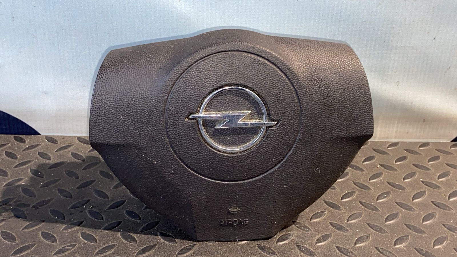 Подушка безопасности в руль Opel Astra/H 2004-2014