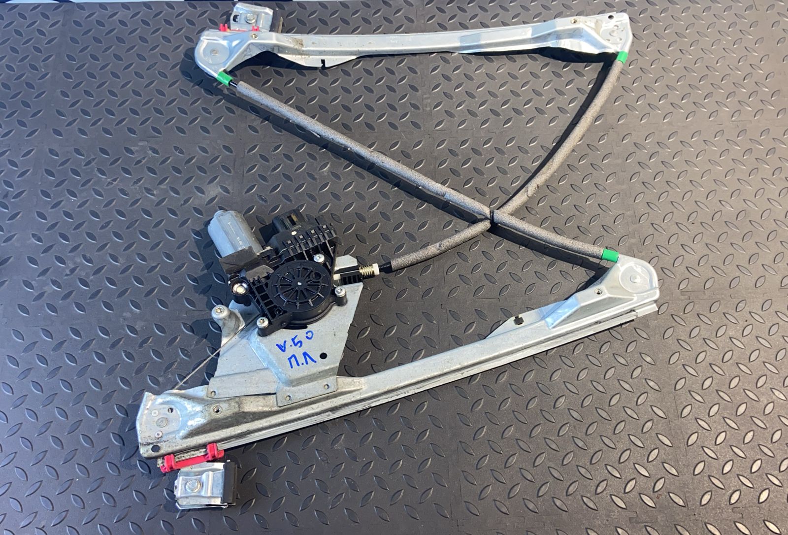 Стеклоподъемник передний левый Ford Focus 1998-2007