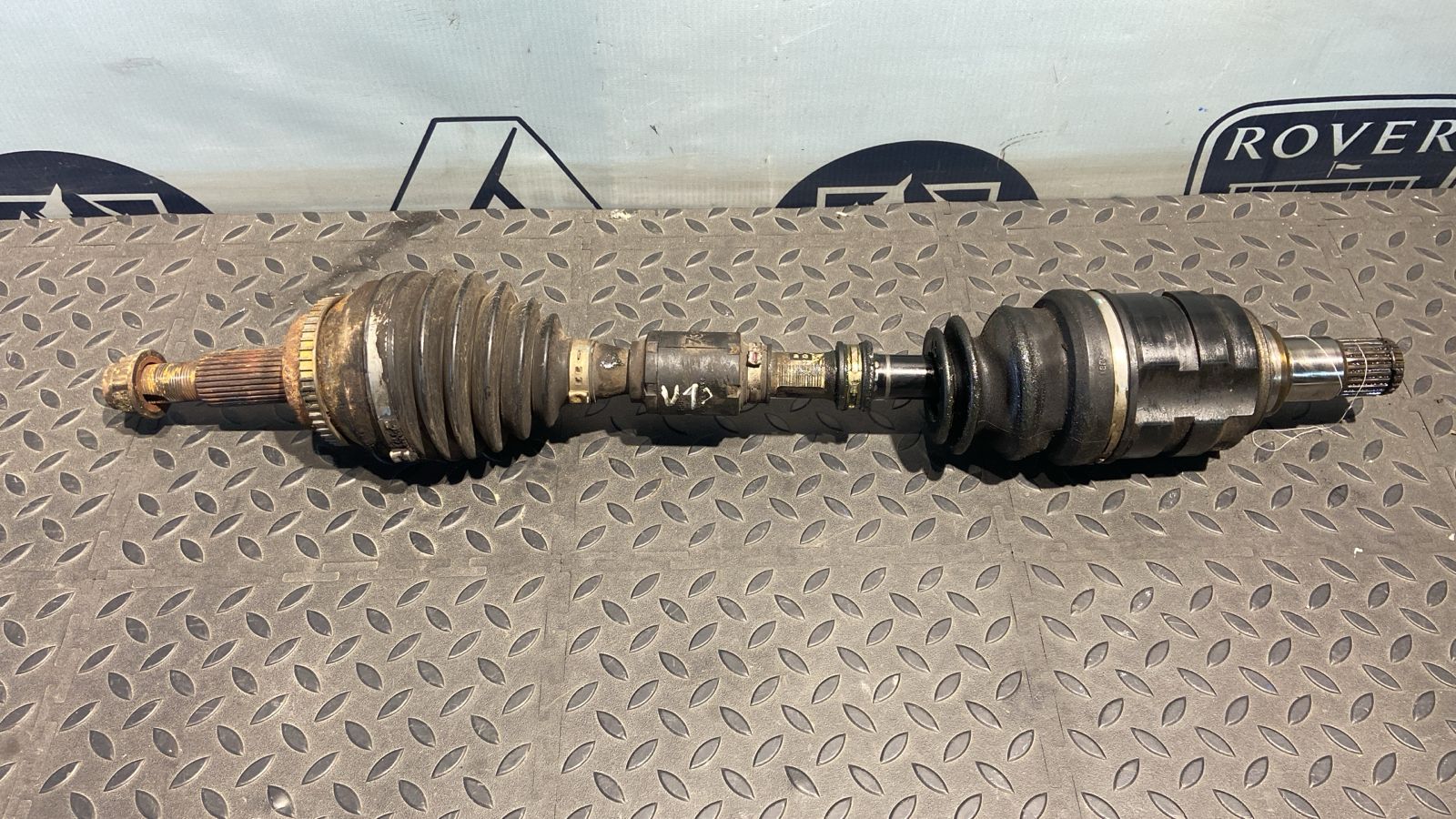 Полуось передняя левая Toyota Avensis/2 2003-2009