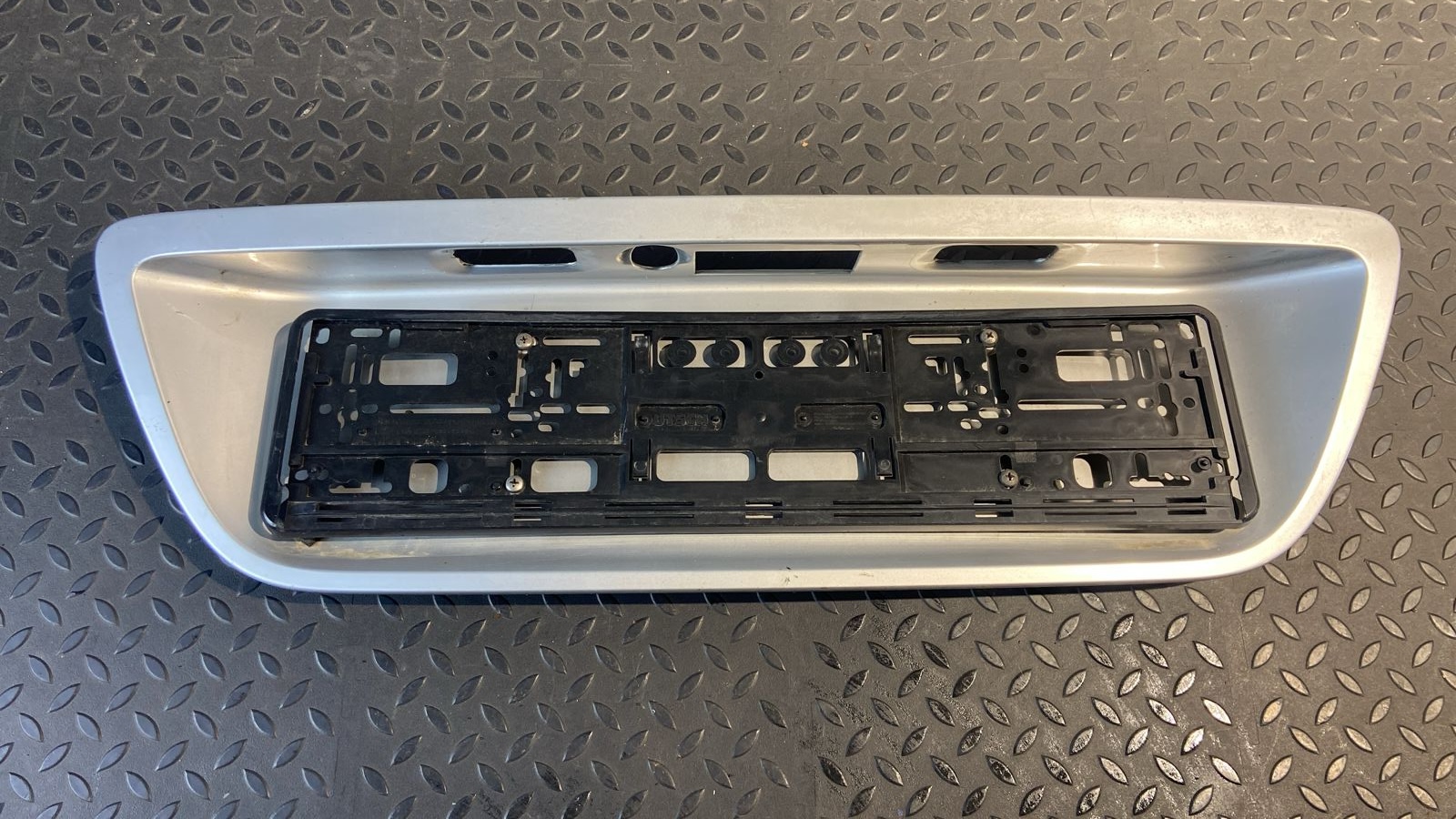 Накладка крышки багажника Mercedes C/W203 2000-2008