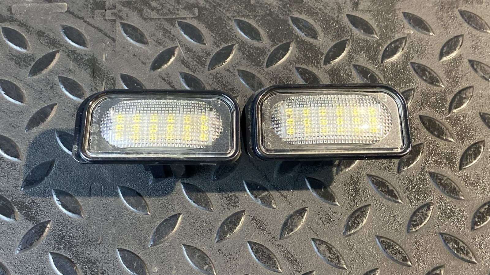 Фонарь подсветки номера Mercedes C/W203 2000-2008