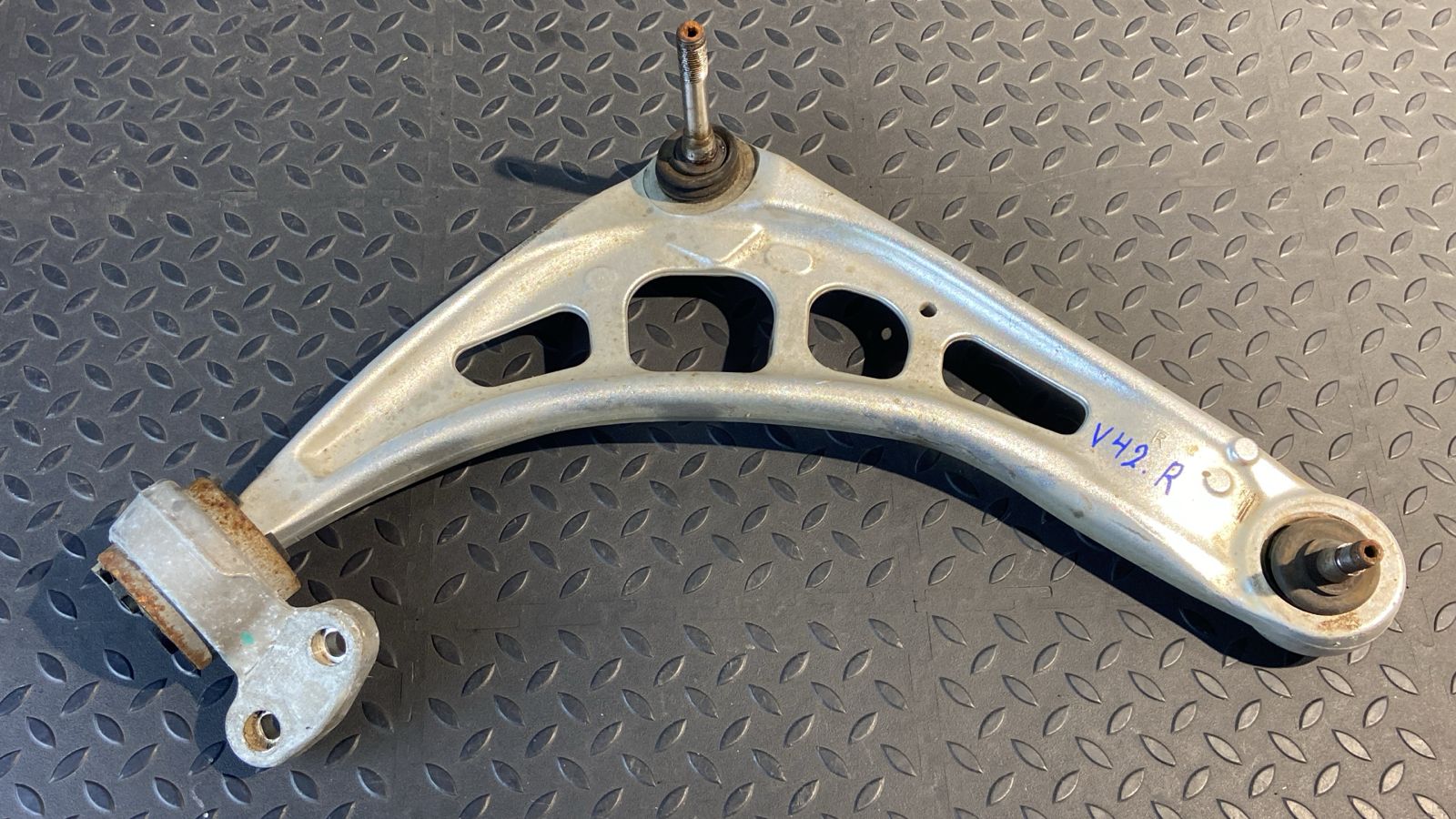 Рычаг передний правый BMW 3/E46 1998-2007