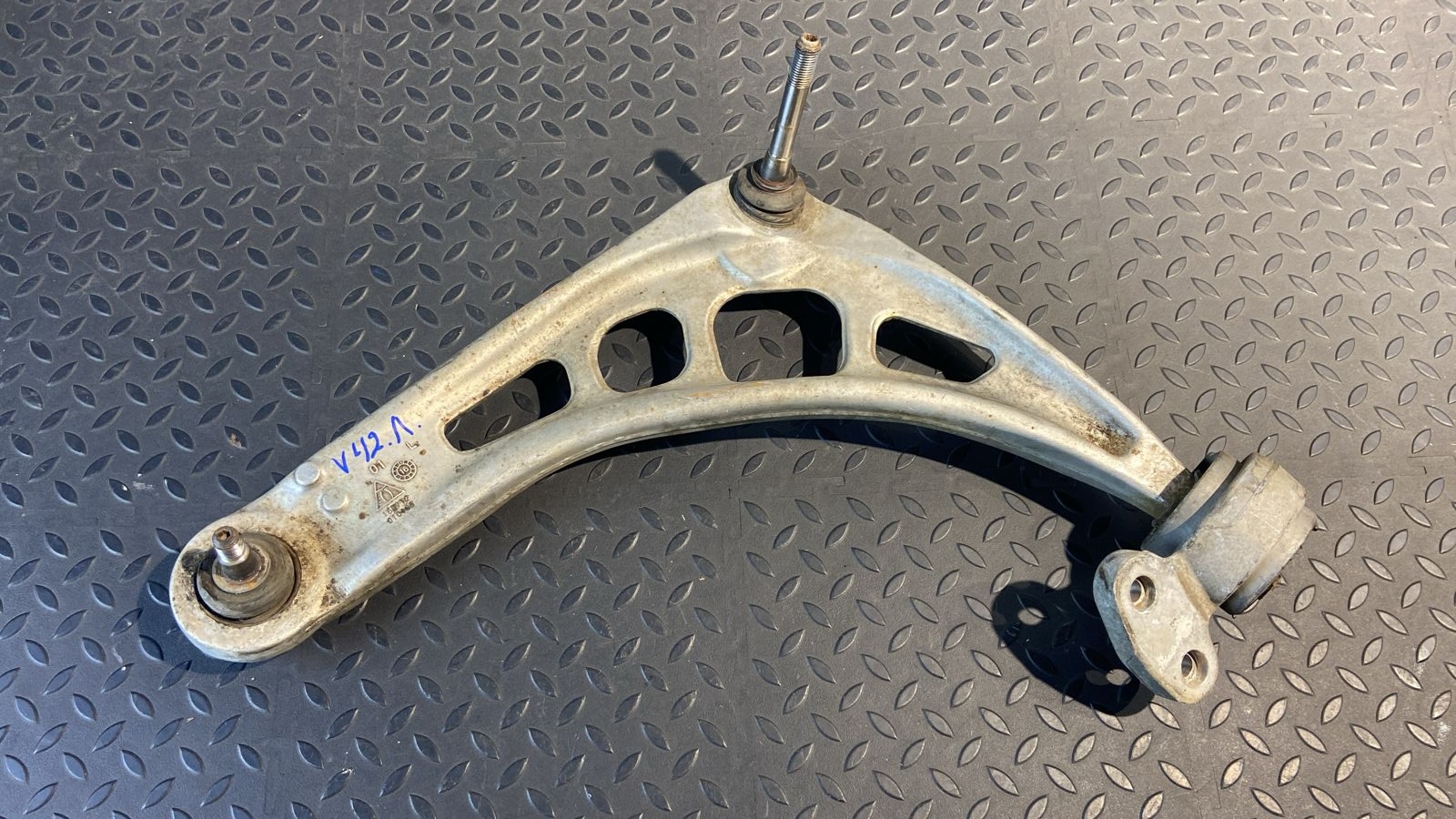 Рычаг передний левый BMW 3/E46 1998-2007