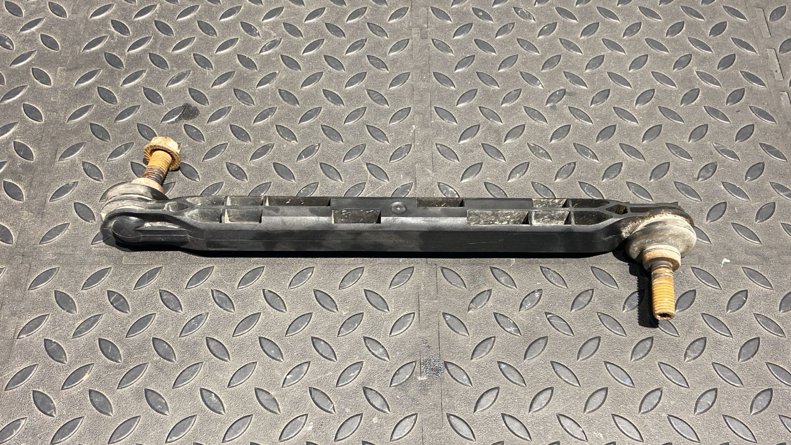 Стойка стабилизатора передняя Opel Astra/H 2004-2014